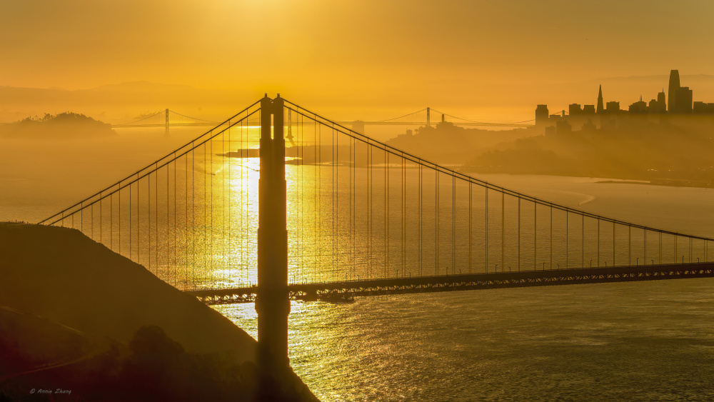 Sonnenaufgang über der Golden Gate Bridge from Annie Zhang