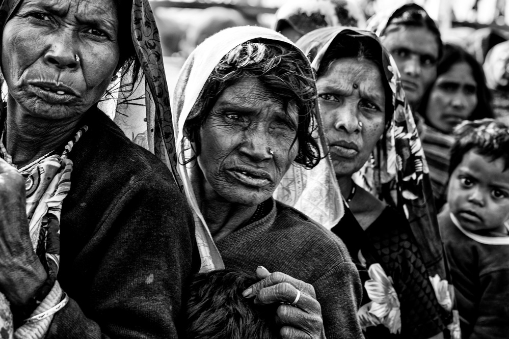 Frauen im Kumbh Mela - Prayagraj - Indien from Joxe Inazio Kuesta Garmendia