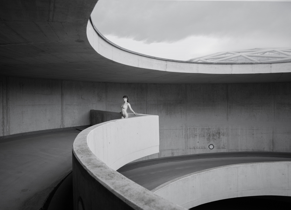 Weiblichkeit trifft auf Architektur from Michael Allmaier