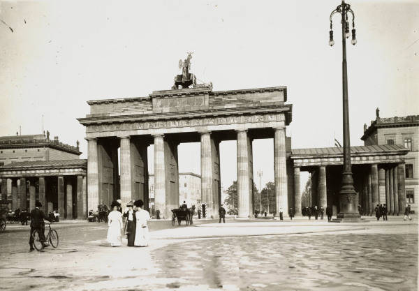 Brandenburger Tor,Ansicht v.Westen/Foto from 