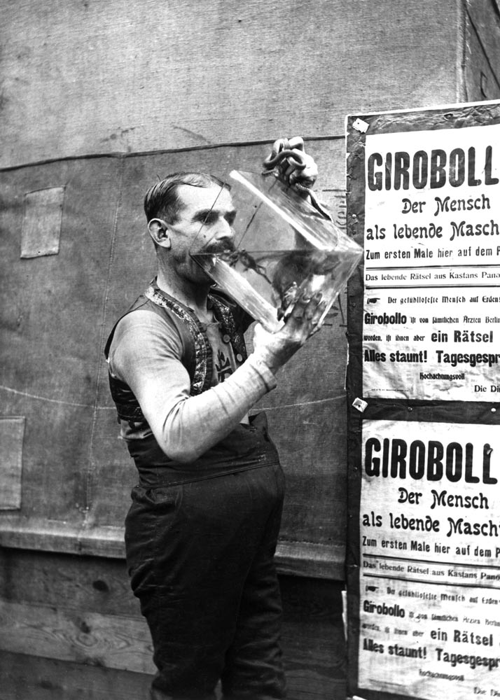 Girobollo trinkt Aquarium aus/1915 from 