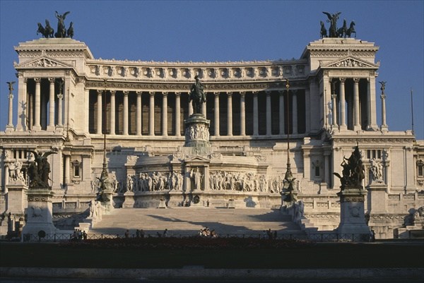 Monument of Victor Emmanuel II, designed by Giuseppe Sacconi (1854-1905) (photo)  from 
