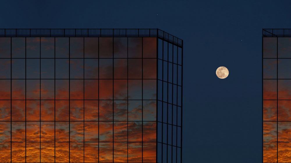 Monduntergang bei Sonnenaufgang from Olexandr Shpyek