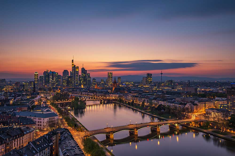 Frankfurter Skyline bei Sonnenuntergang from Robin Oelschlegel